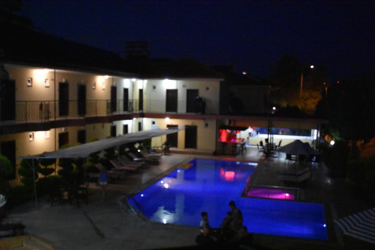 Las Palmeras Hotel Camyuva 외부 사진